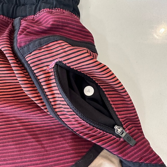 Lululemon Tracker Shorts Simply Radiant Pink Paradise Black - Picture 3 of 6
